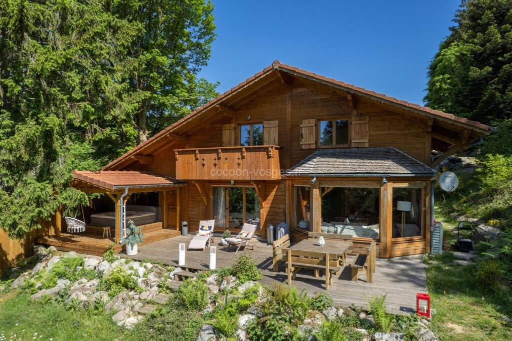 Photo de L’Ecrin Blanc – Cocon familial avec jacuzzi et salle de jeux